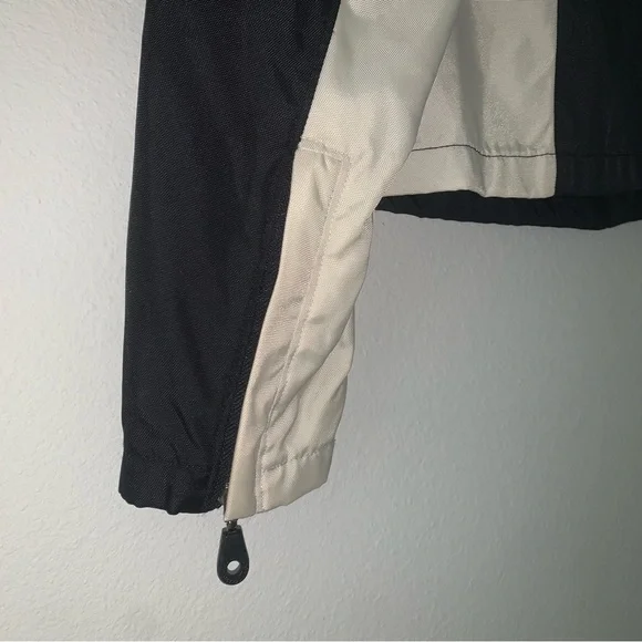 Size Medium - Women’s Authentic Vintage Harley Davidson Jacket - Picture 7 of 9